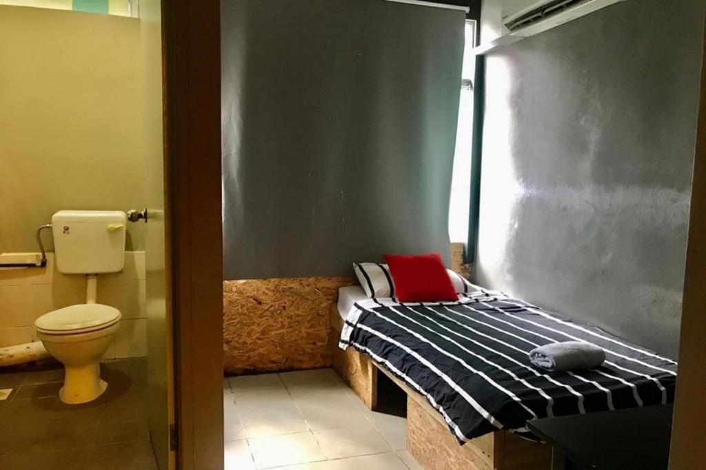 Koptel Budget Hotel Kuching Exterior foto