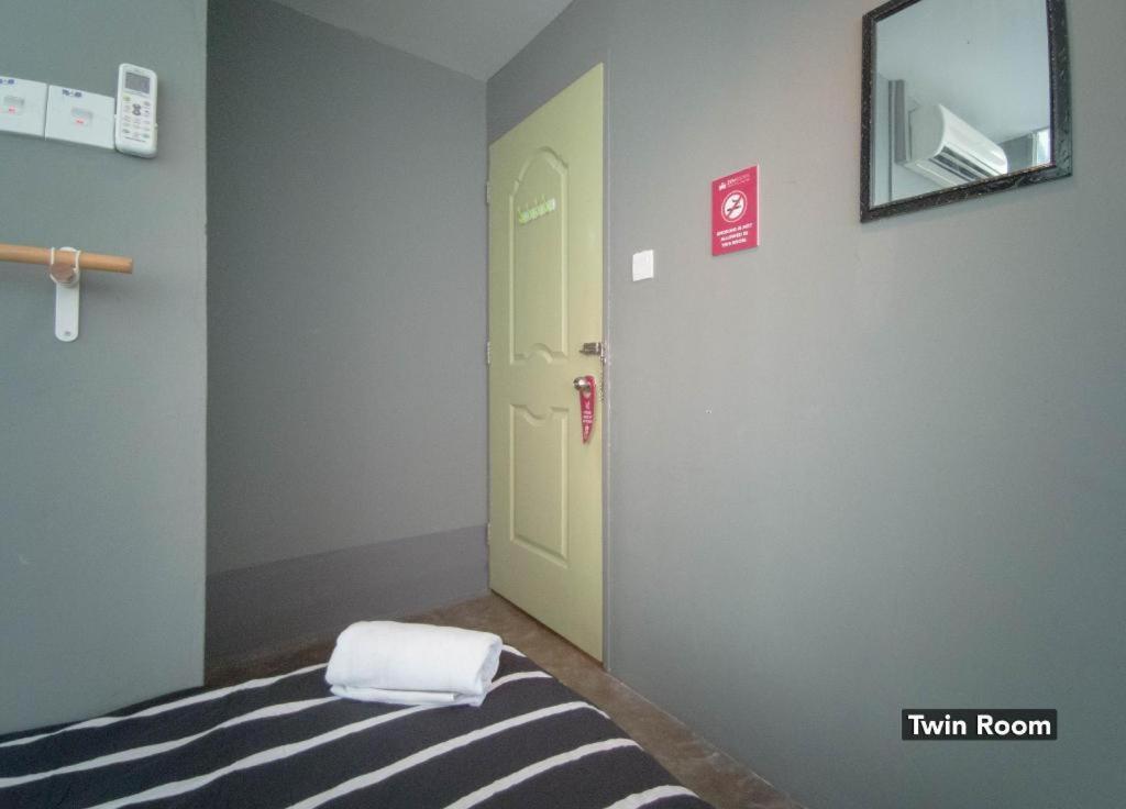 Koptel Budget Hotel Kuching Exterior foto